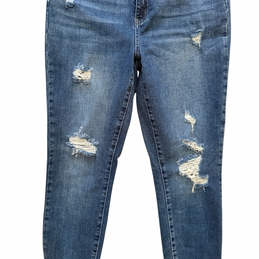 Judy Blue Blue Distressed Relaxed Fit Straight Leg Jean 7/28